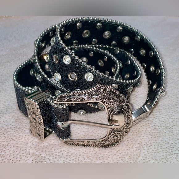 Black & Silver Bling Studded Western Belt - Picture 1 of 3